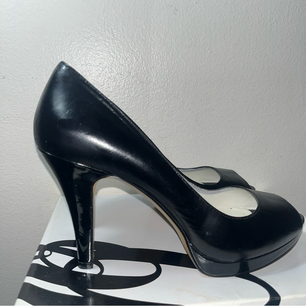 Nine West Women’s Sz 8 M Black High Heels Peep Toe Pumps - Picture 2 of 14